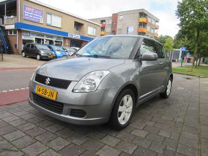 Suzuki Swift 1.3i GLS