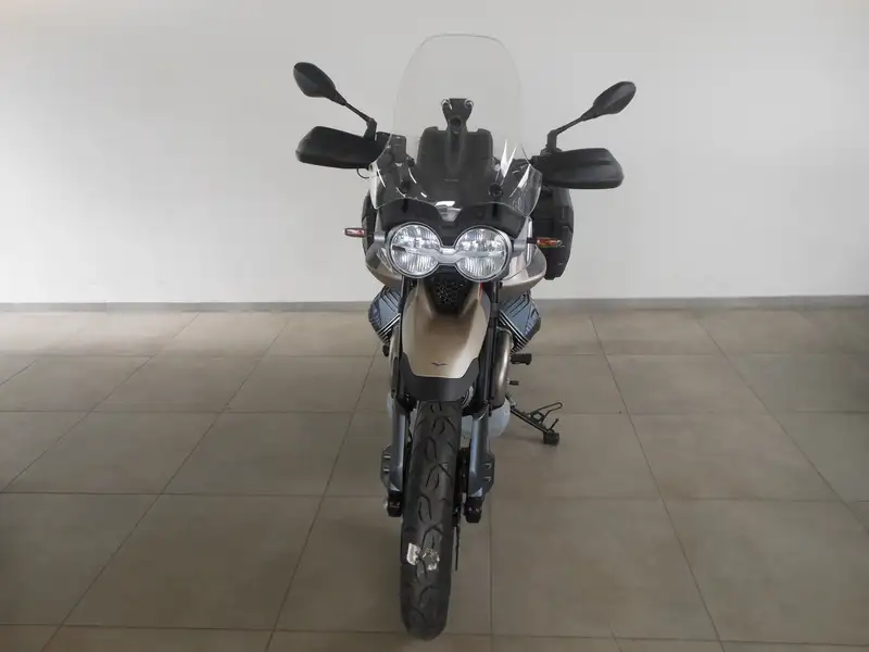 Moto Guzzi V 85 TT - foto 7