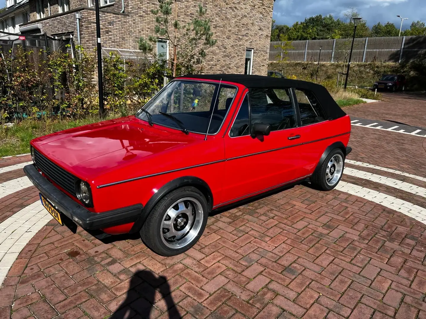 Volkswagen Golf Cabriolet 1.5 GLs Rouge - 1