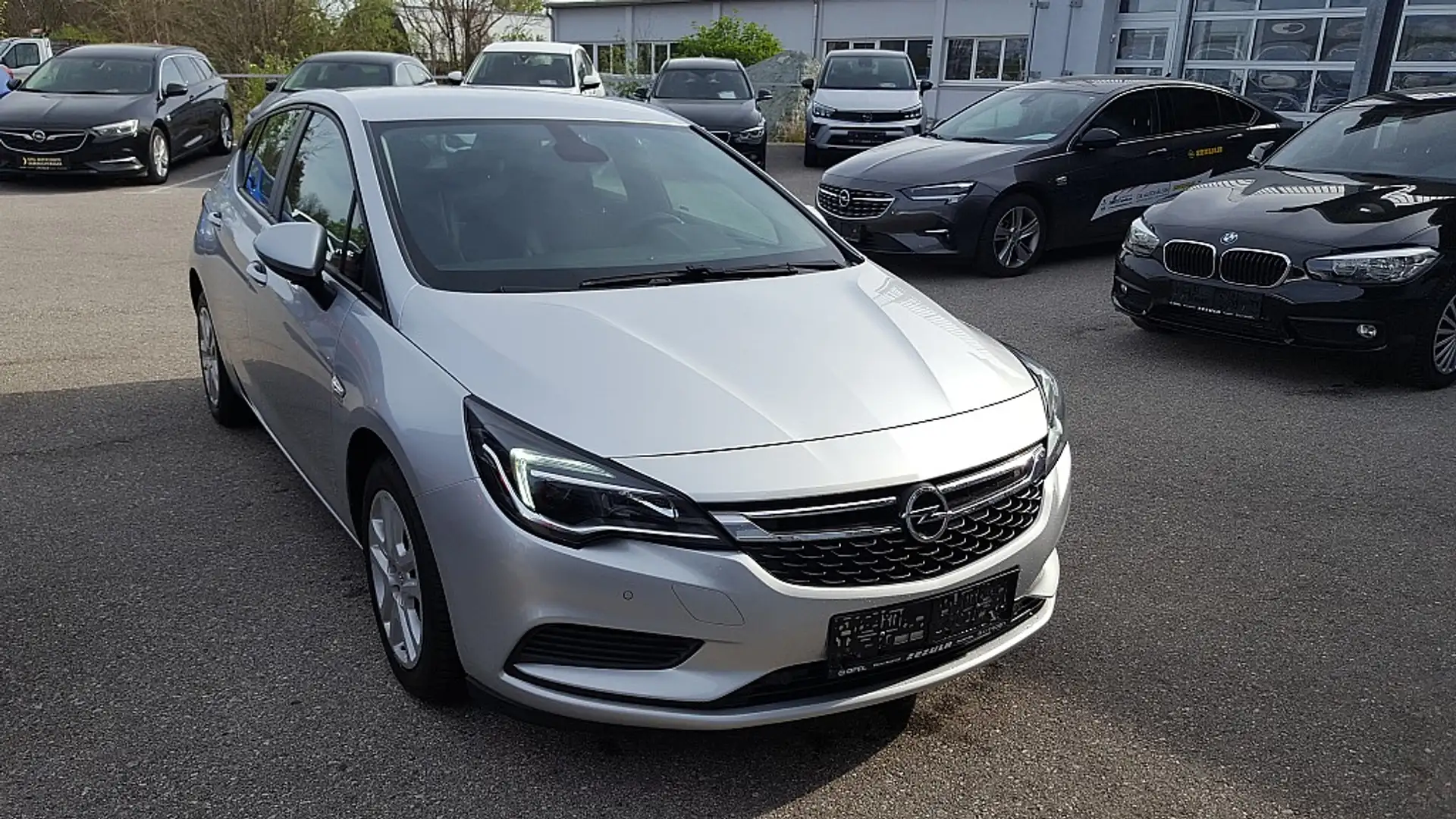 Opel Astra 1,6 CDTI Edition Start/Stop System FG 40449 Silber - 1