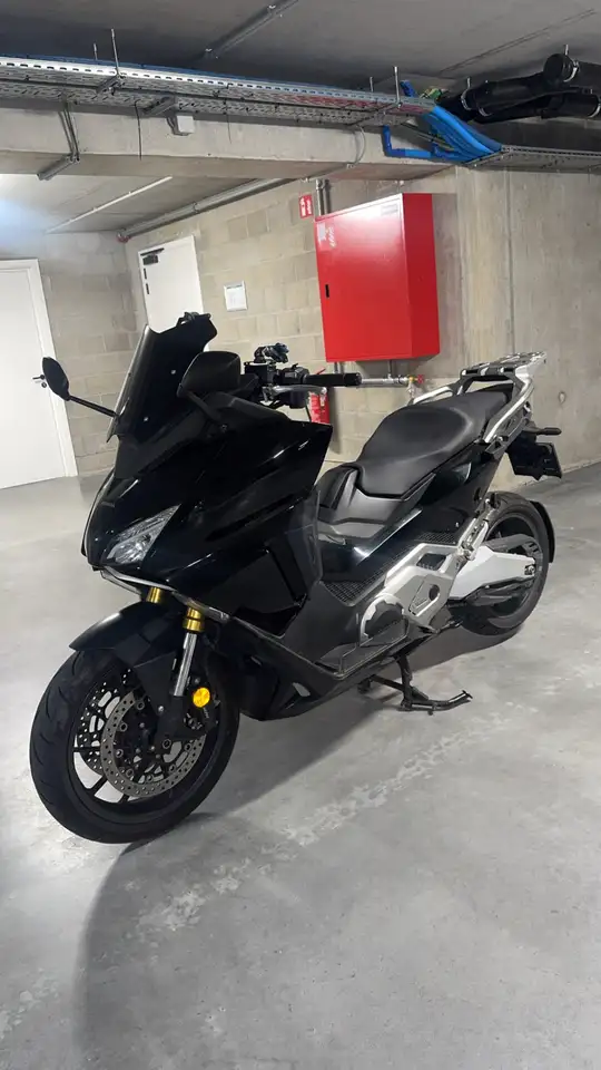 Honda Forza 750