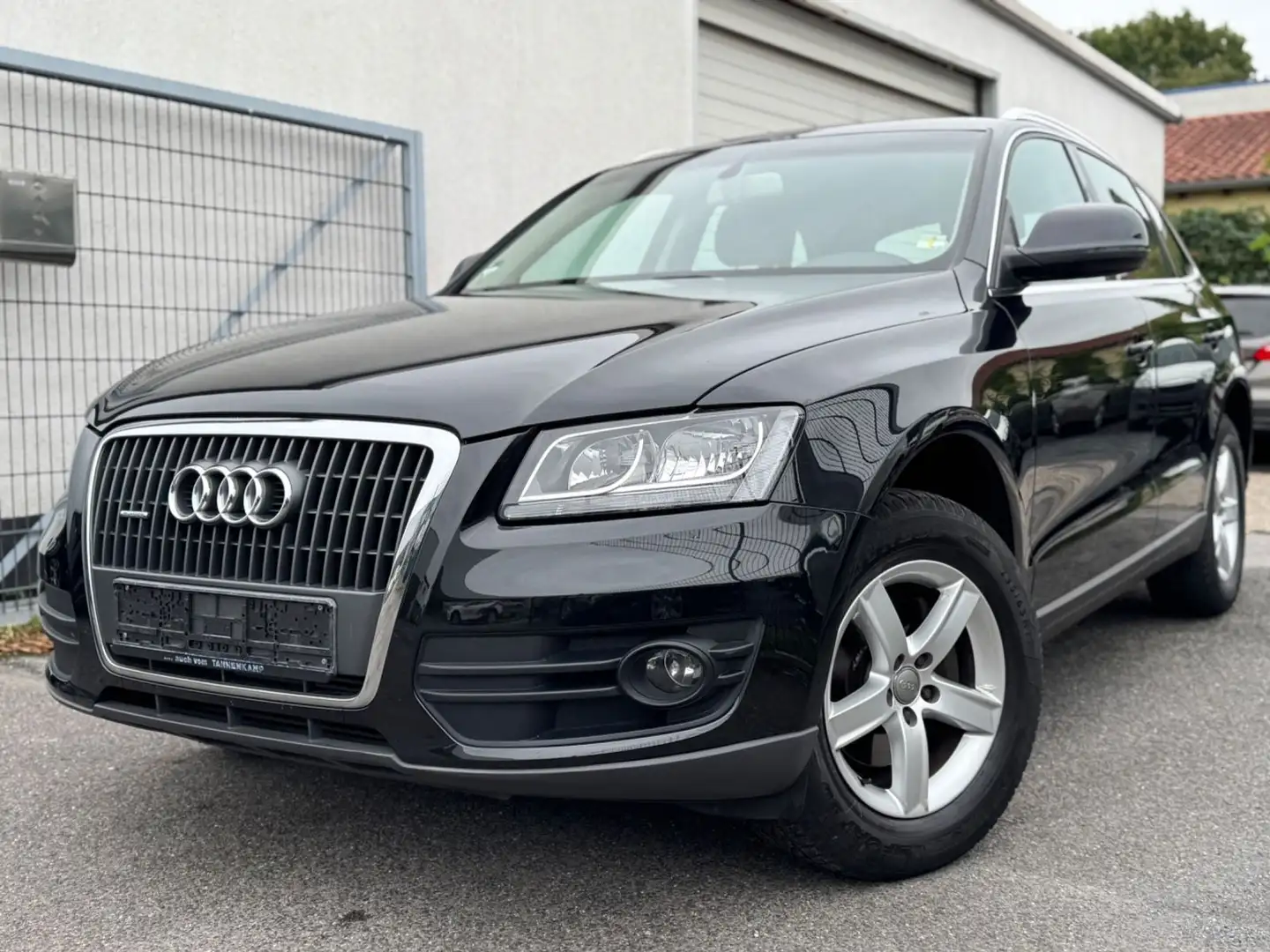 Audi Q5 2.0 TFSIQuattro*UNFALLFREI*KAMERA*CARPLAY Schwarz - 2