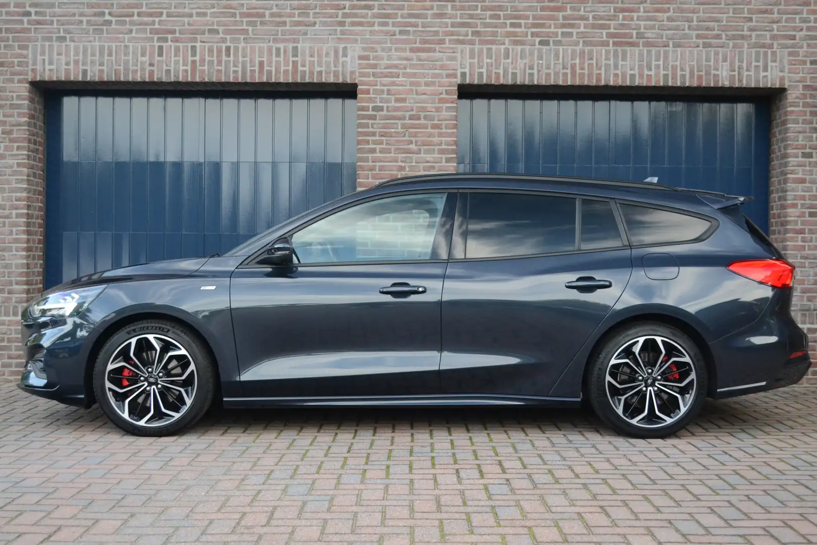 Ford Focus Wagon 1.0 EcoBoost 155pk Hybrid ST Line X Business Bleu - 2