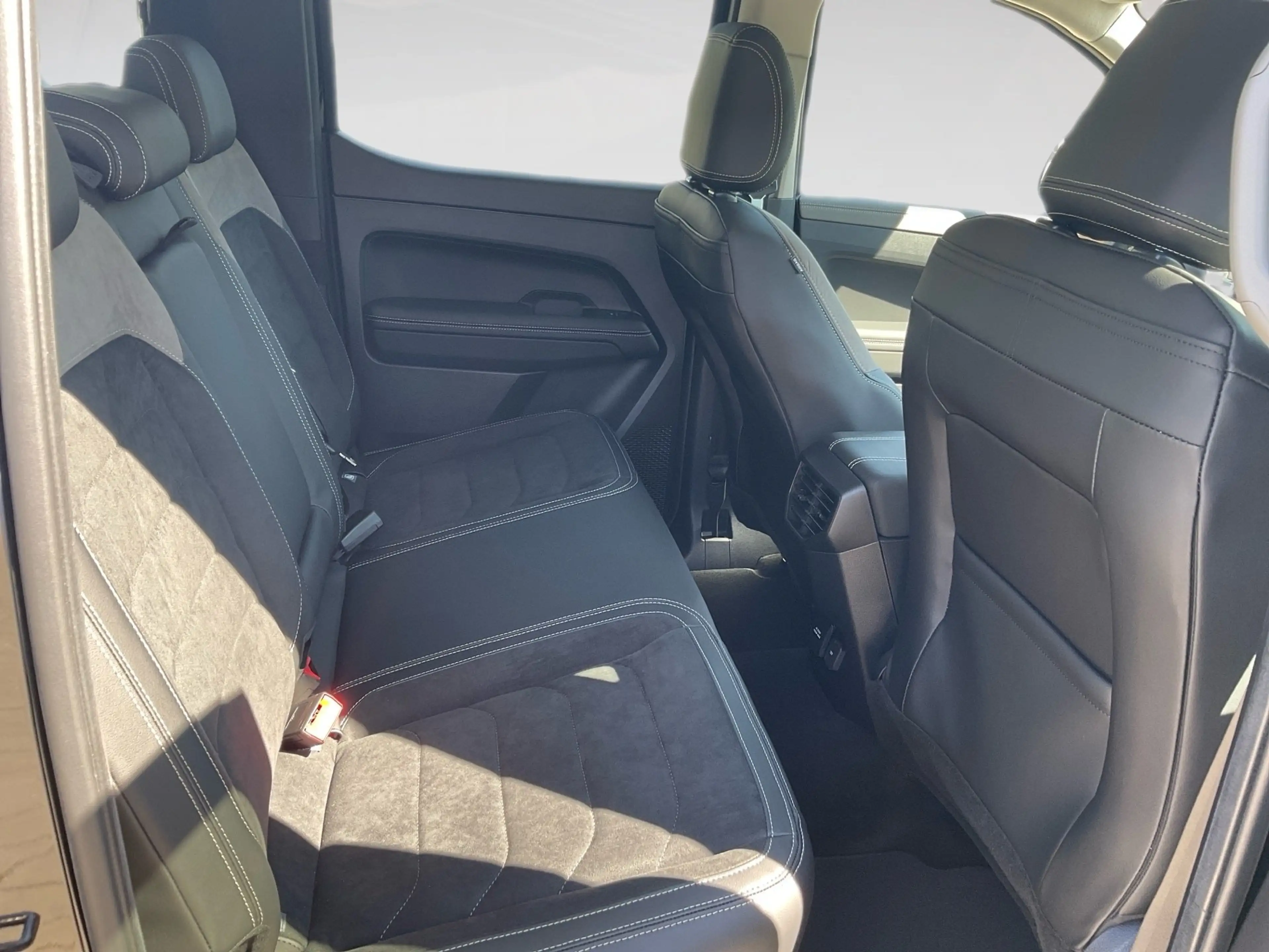 Volkswagen Amarok DoubleCab STYLE 3.0TDI 240PS AHK.NAVI.STYLING-BAR — photo 10