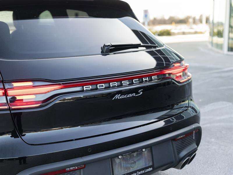 2023 Porsche Macan S Black thumb 8