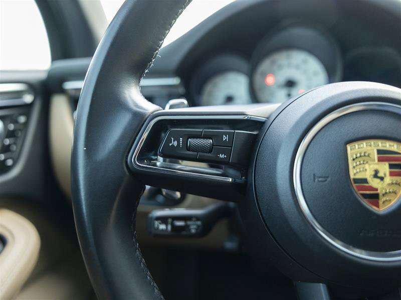 2023 Porsche Macan S Black thumb 24