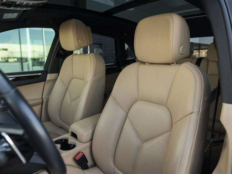 2023 Porsche Macan S Black thumb 13