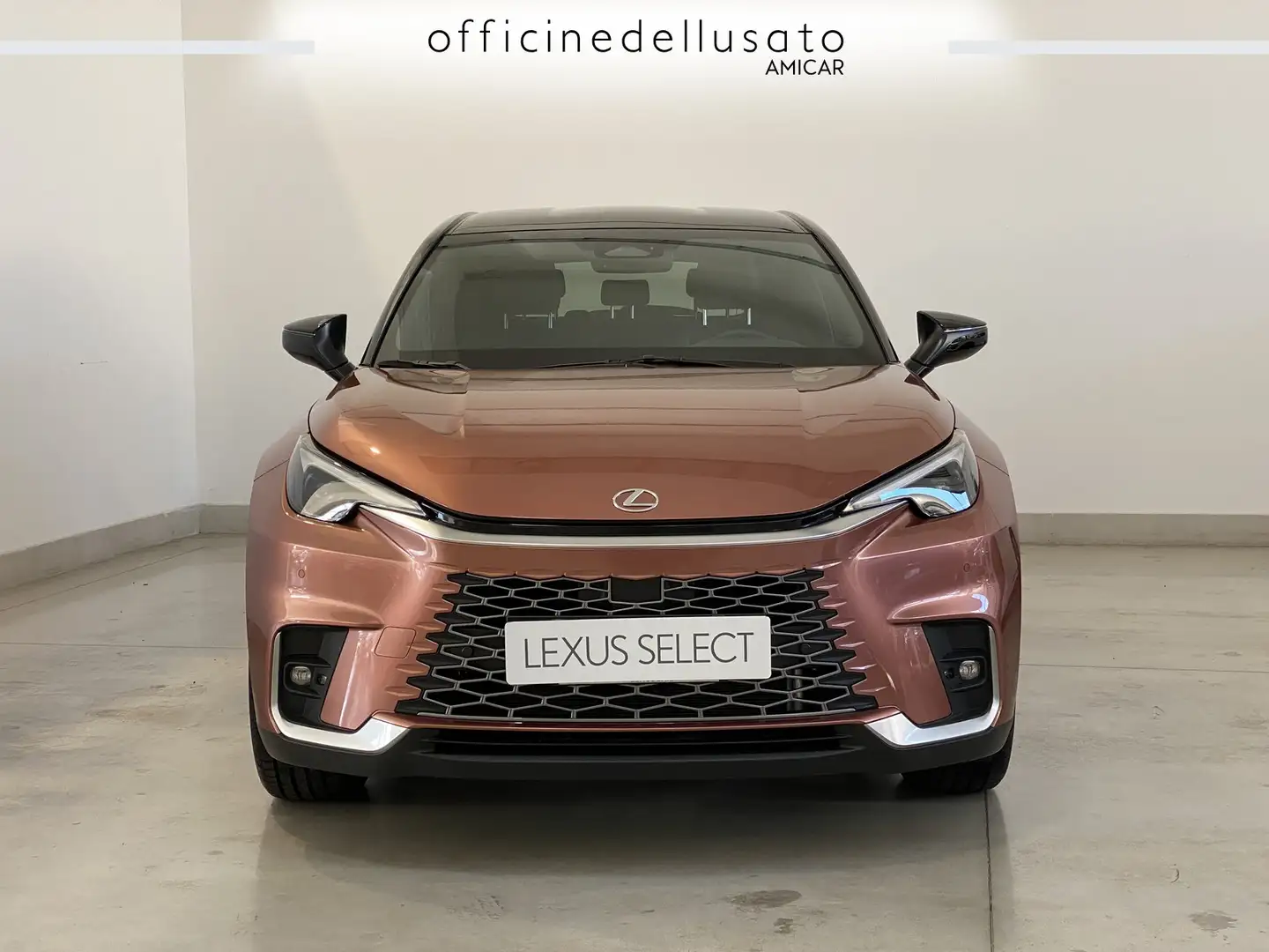 Lexus LBX 1.5 hybrid cool 2wd e-cvt - 2