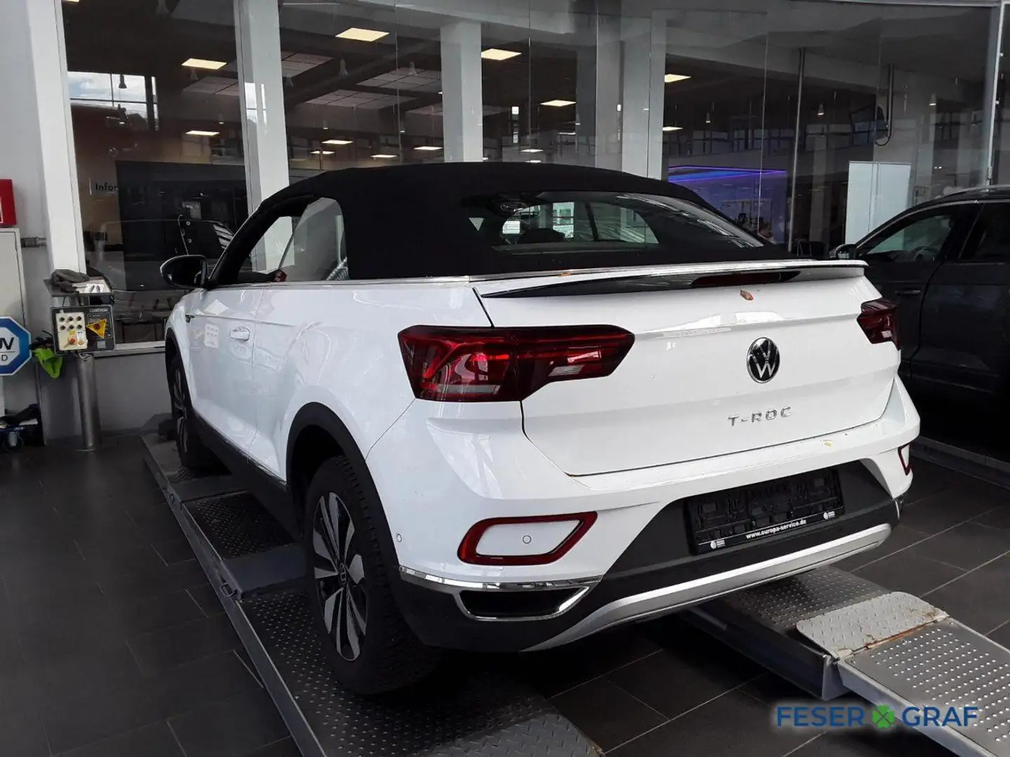 Volkswagen T-Roc Cabriolet 1.5 TSI Move DSG Kamera / Navi Weiß - 2