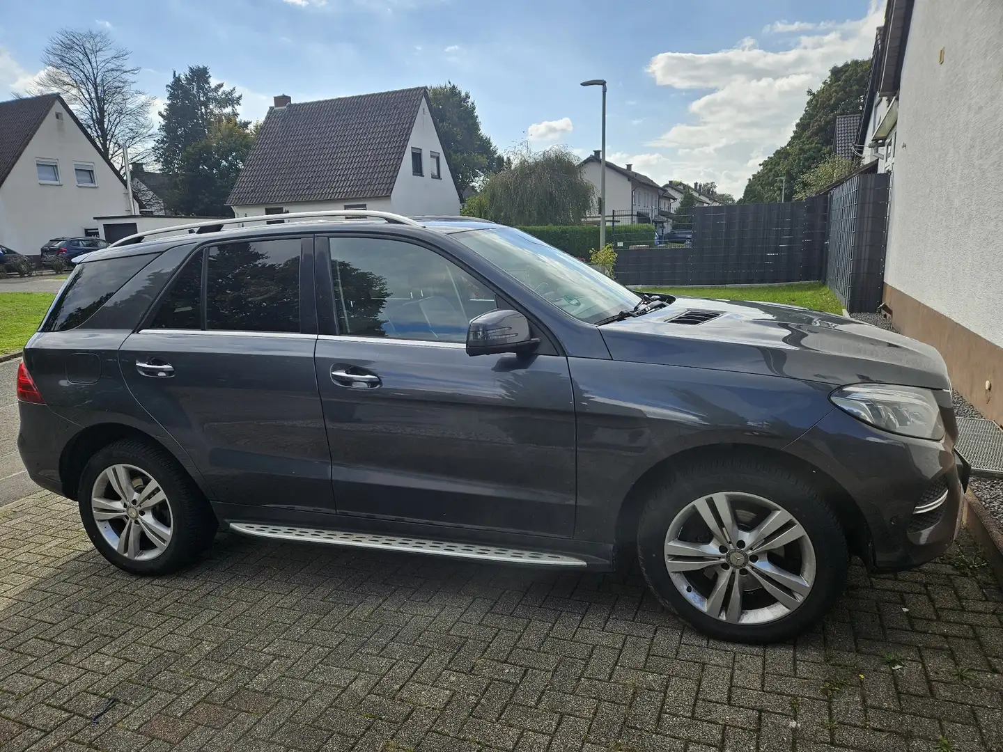 Mercedes-Benz GLE 350 d 4Matic - 2