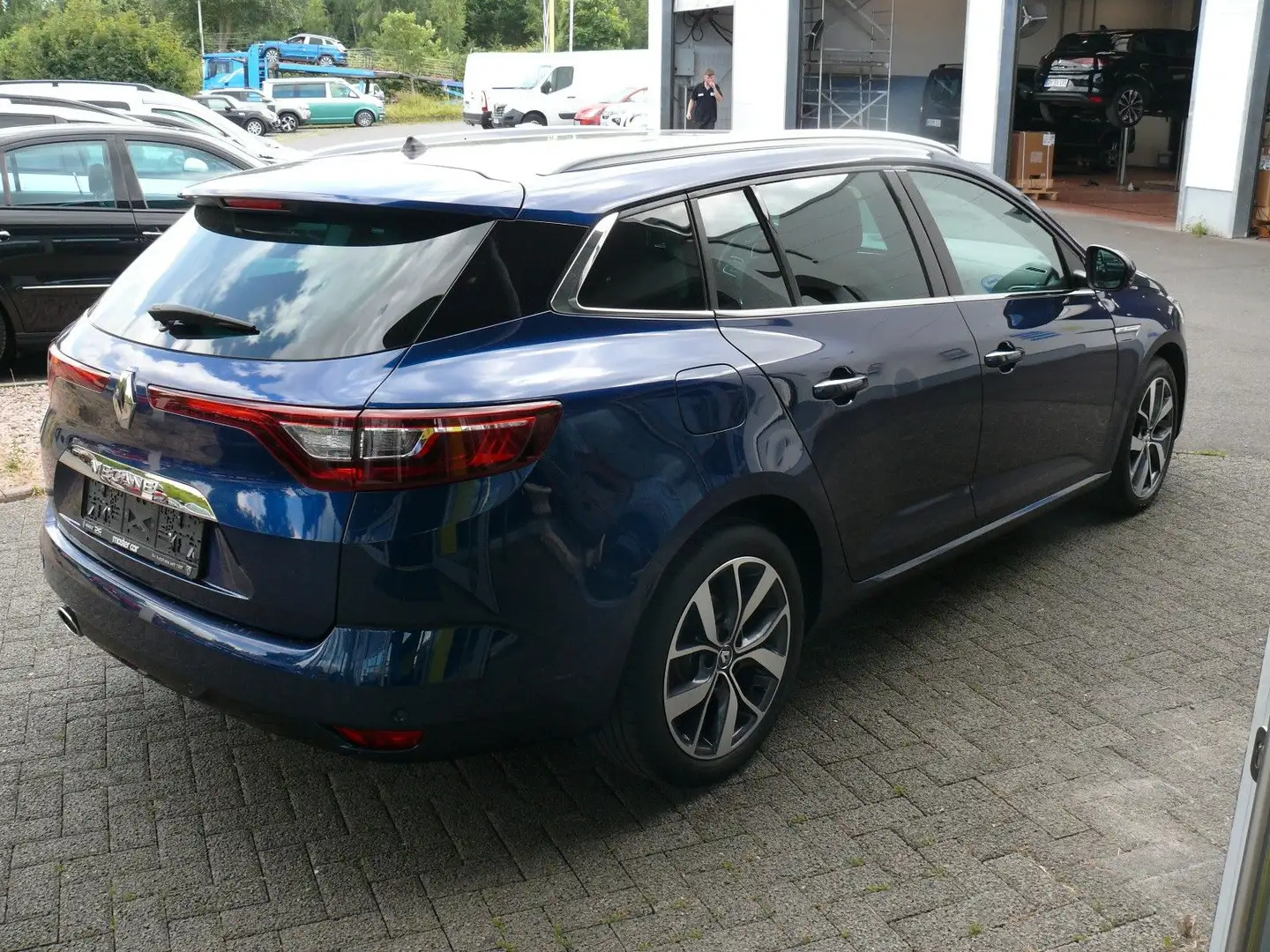 Renault Megane IV Grandtour BOSE,Klima,Navi,PDC,Kam,Sitz Bleu - 2