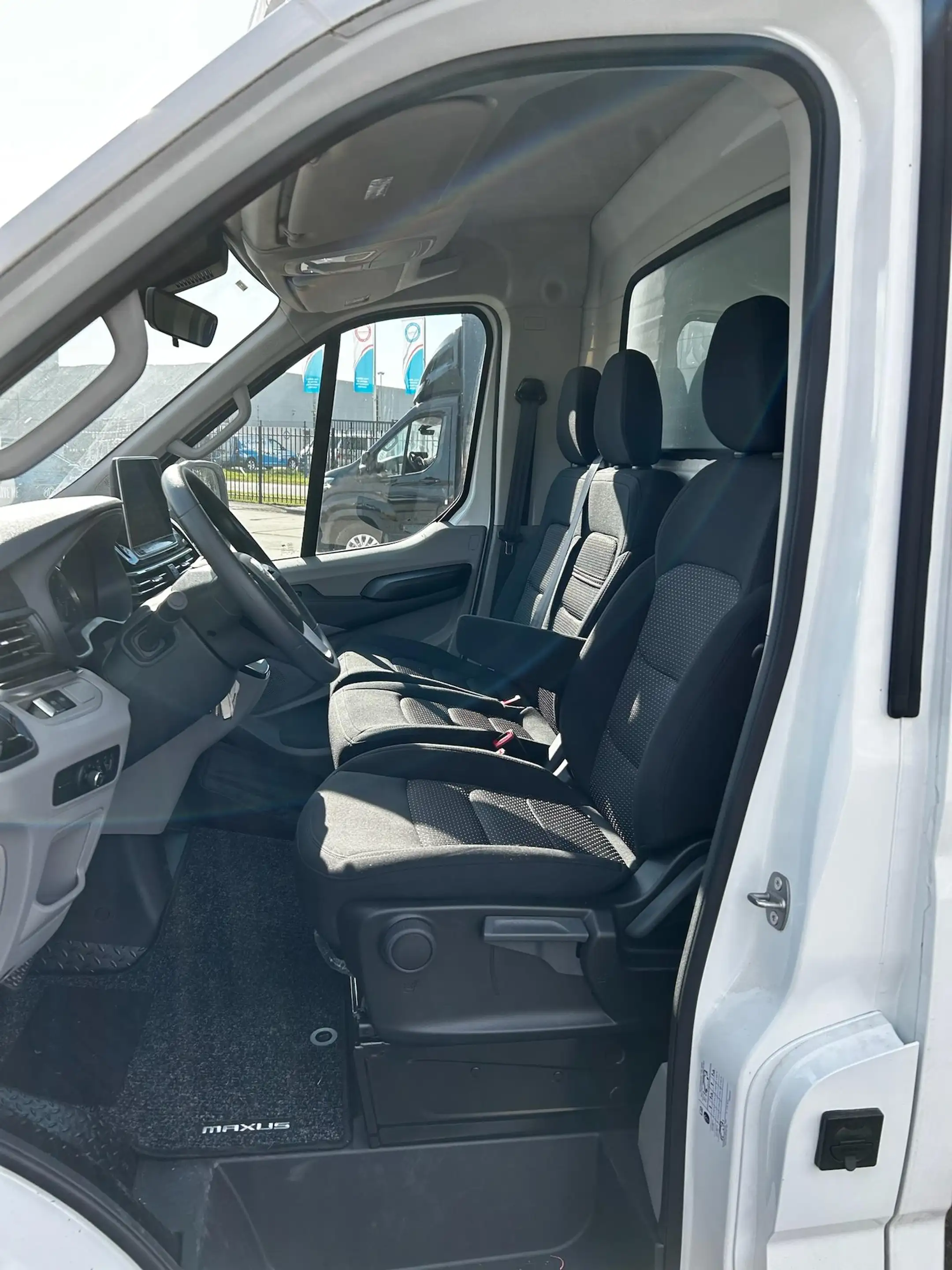 Maxus eDeliver 9 L4 Citybox 65 kWh | 11kw AC | 3.500kg | 750kg Laad — photo 13