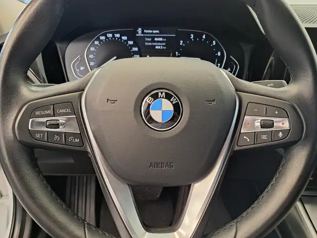 BMW 3 Series view 11