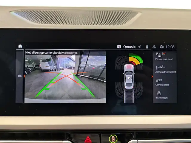 BMW 3 Series view 15