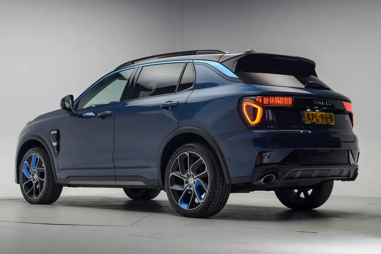 Lynk & Co 01 2022
