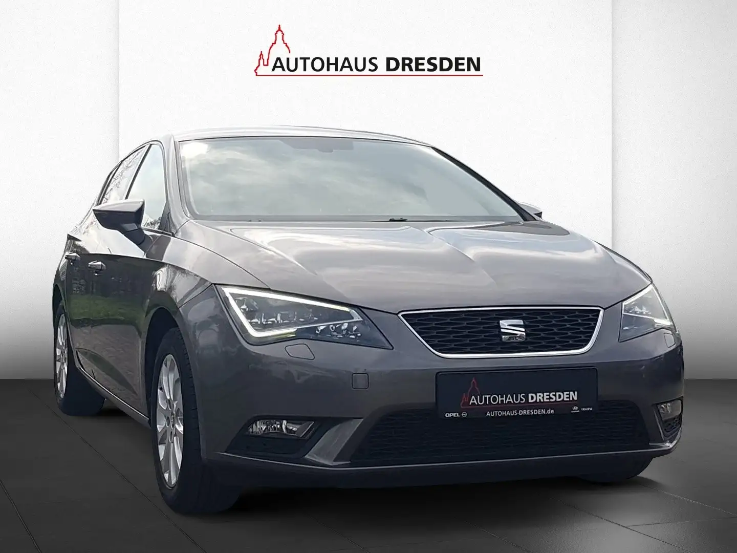 SEAT Leon 1.2 TSI Style *LED*AHK*SHZ*KLIMA* Gris - 2
