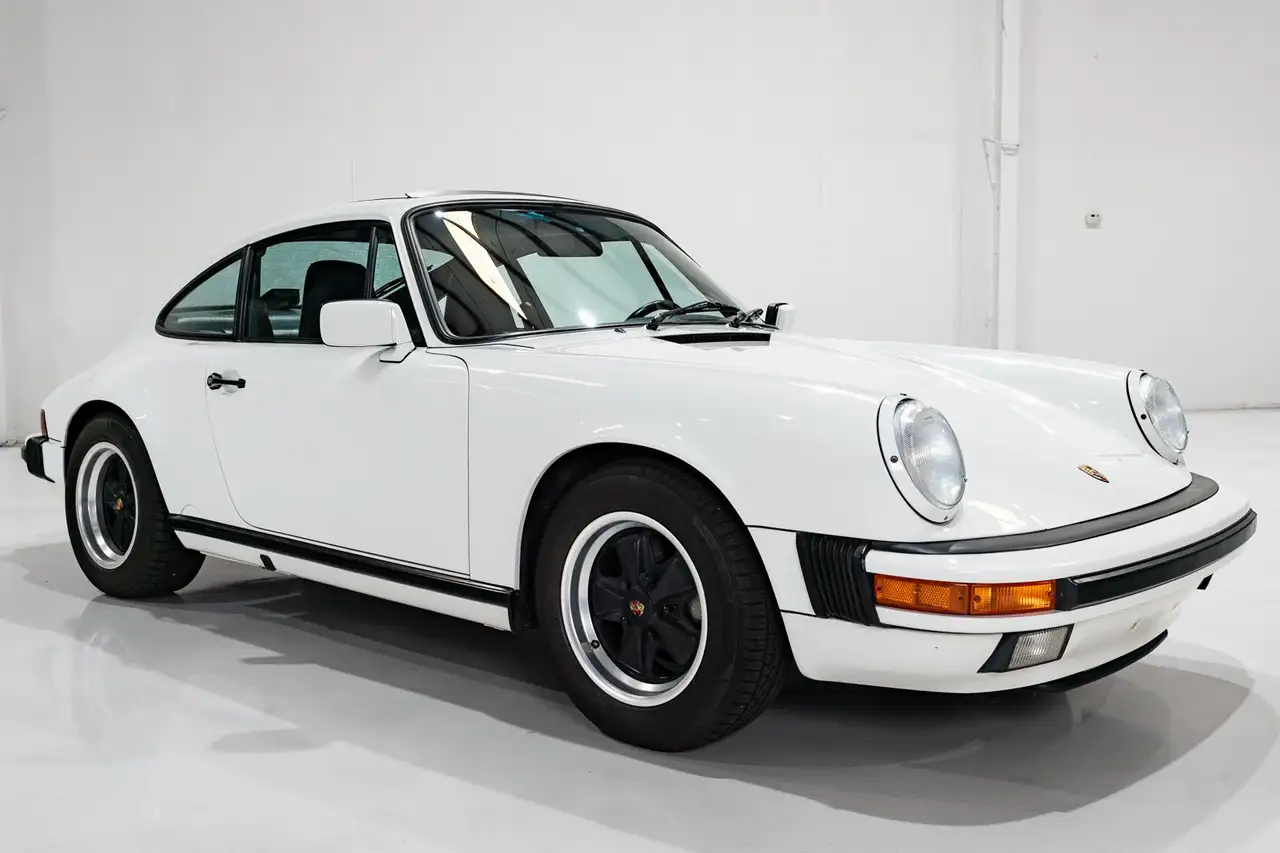 Porsche 911 CARRERA 3.2 SUNROOF COUPE (G50 FIVE-SPEED, ONLY 35,950 MILES) G50 FIVE-SPEED, ONLY 35,950 MILES, foto 5