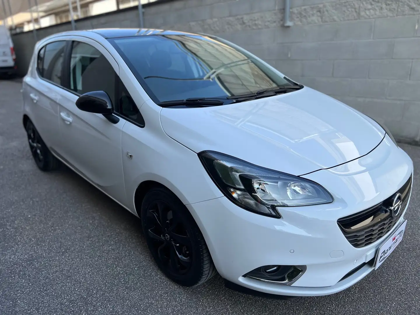 Opel Corsa 5pt 1.3 cdti Black Edition 75cv OK NEOPAT. PDC/TEL Bianco - 1