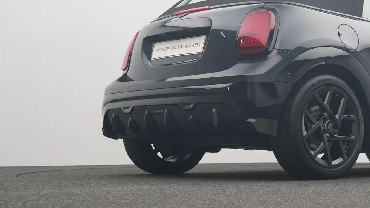 MINI Cooper S Cabrio John Cooper Works Trim 17