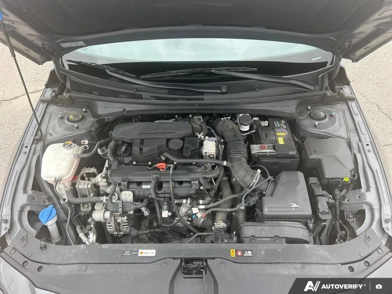 Hyundai ELANTRA снимка Hyundai ELANTRA