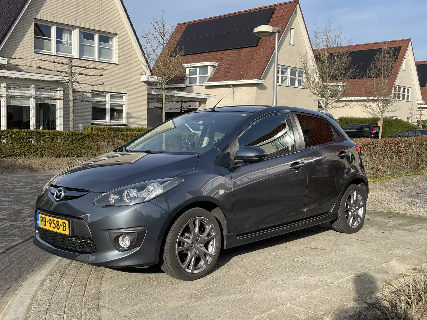 Mazda 2 1.5 GT-L Grijs - 1