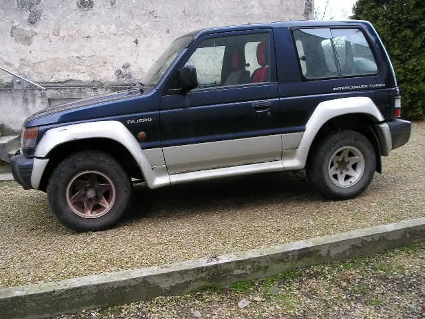 Mitsubishi Pajero V24 2.5 TDi Blau - 2