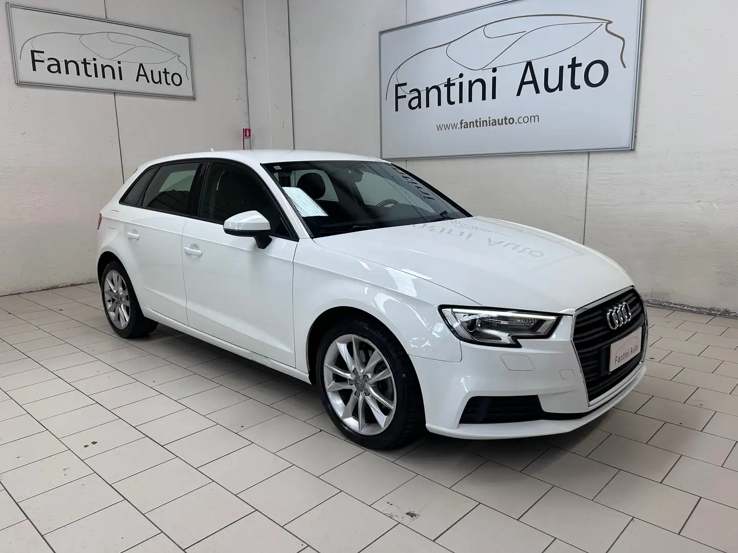 Audi A3 Sportback 30 1.6 tdi 116cv s-tronic GRANDINATA Weiß - 1