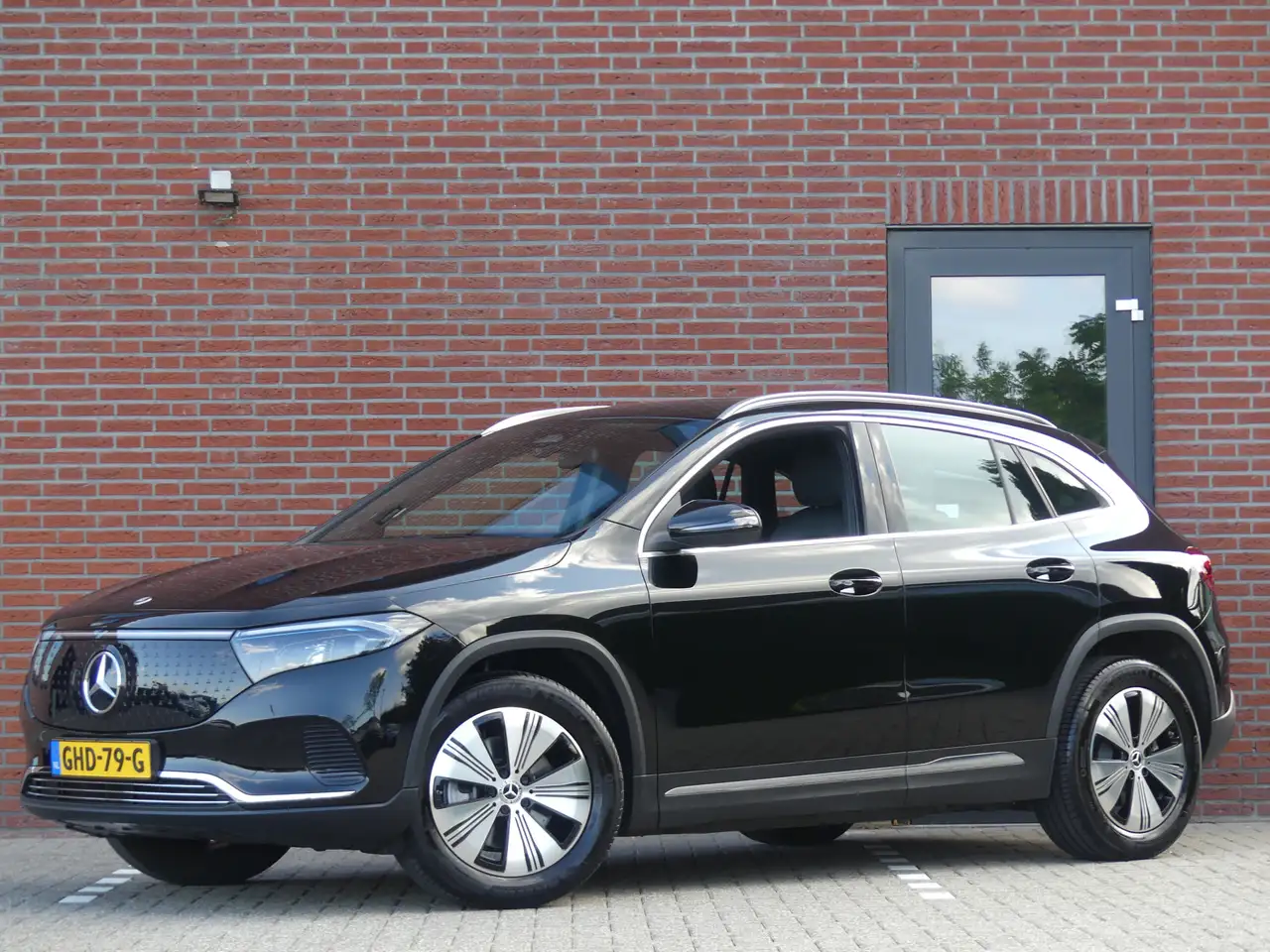 Mercedes-Benz EQA 250+ 71 kWh LED/Camera/Navigatie/Standkachel