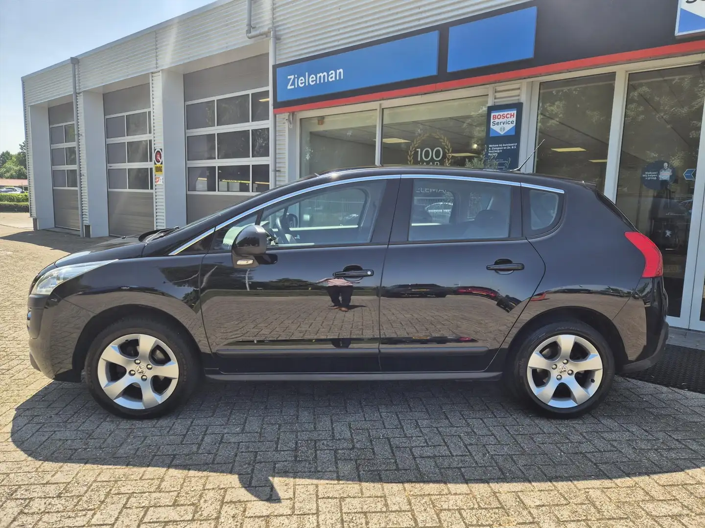 Peugeot 3008 ST 1.6 VTi 120 pk - trekhaak Nero - 2