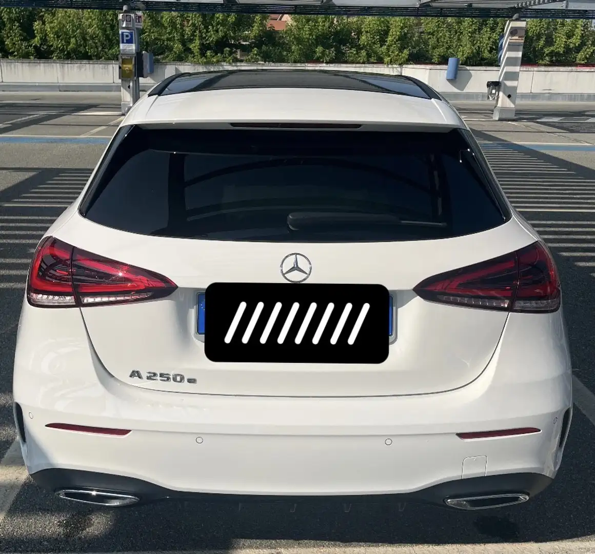 Mercedes-Benz A 250 e phev (eq-power) Premium Night edition Plus auto - 2