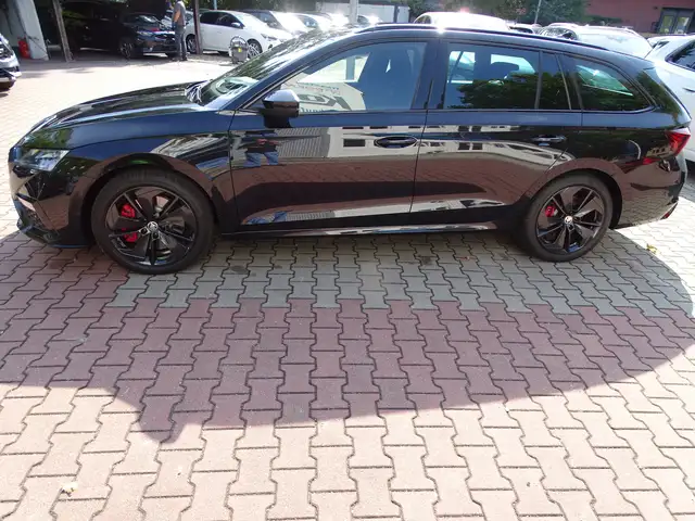 Skoda Octavia view 4