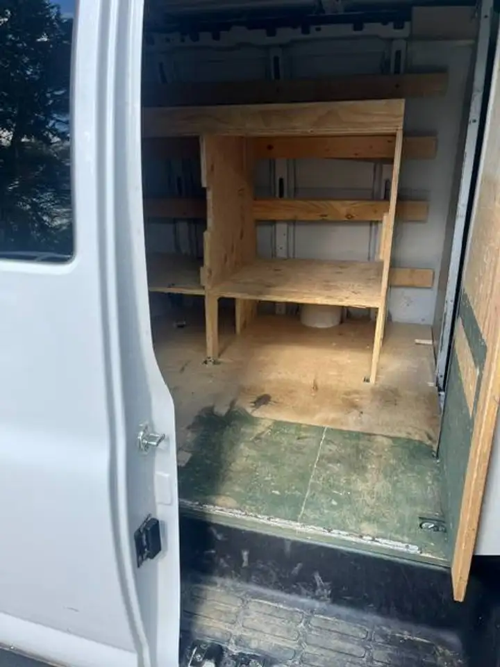 GMC Savana снимка GMC Savana