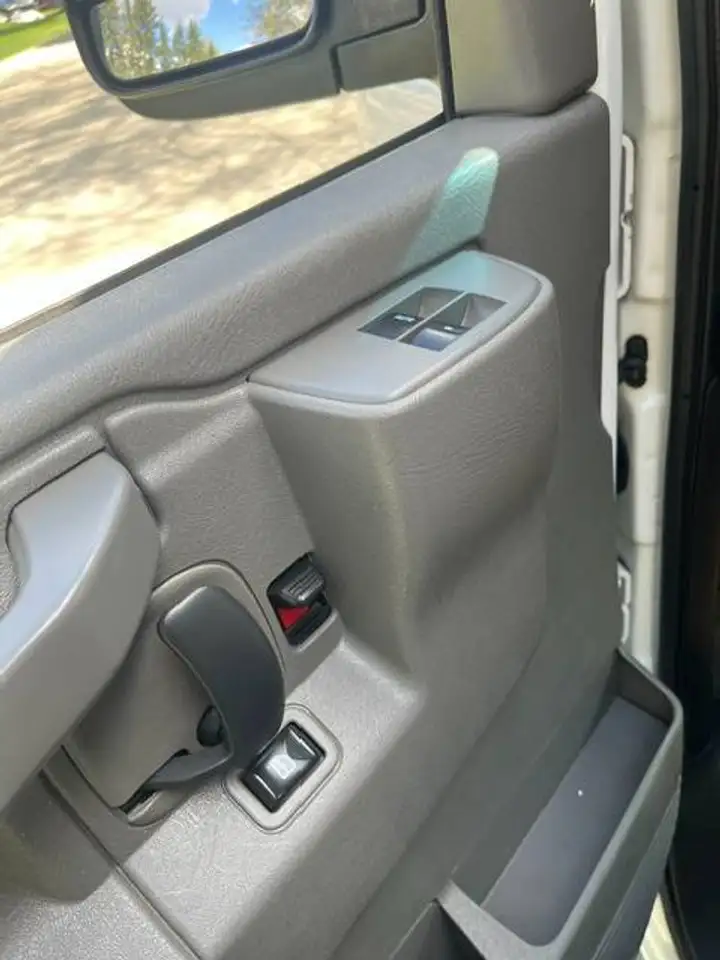 GMC Savana снимка GMC Savana