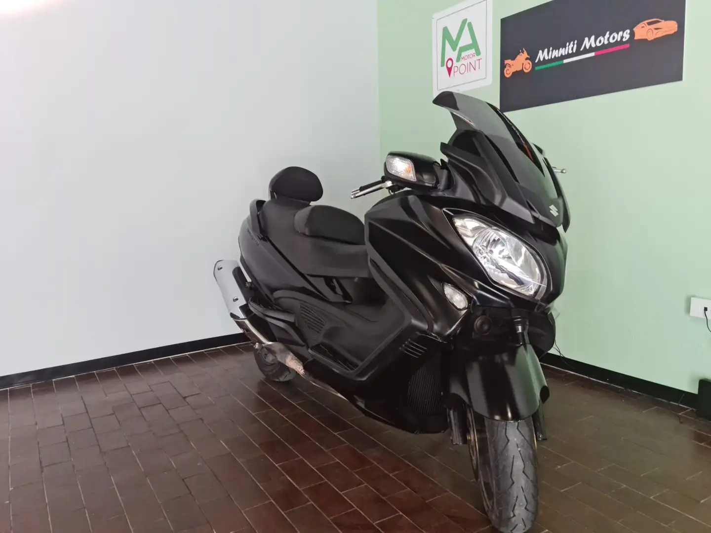 Suzuki Burgman 650 executive Czarny - 1