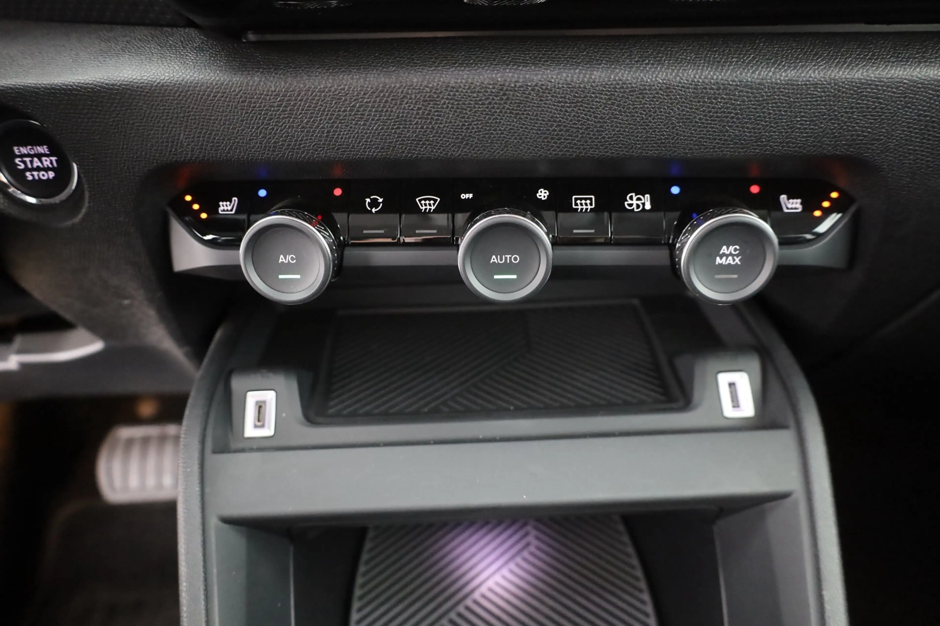 Citroen C4 1.2 PureTech Max LED Navi Tempomat Kamera — photo 13