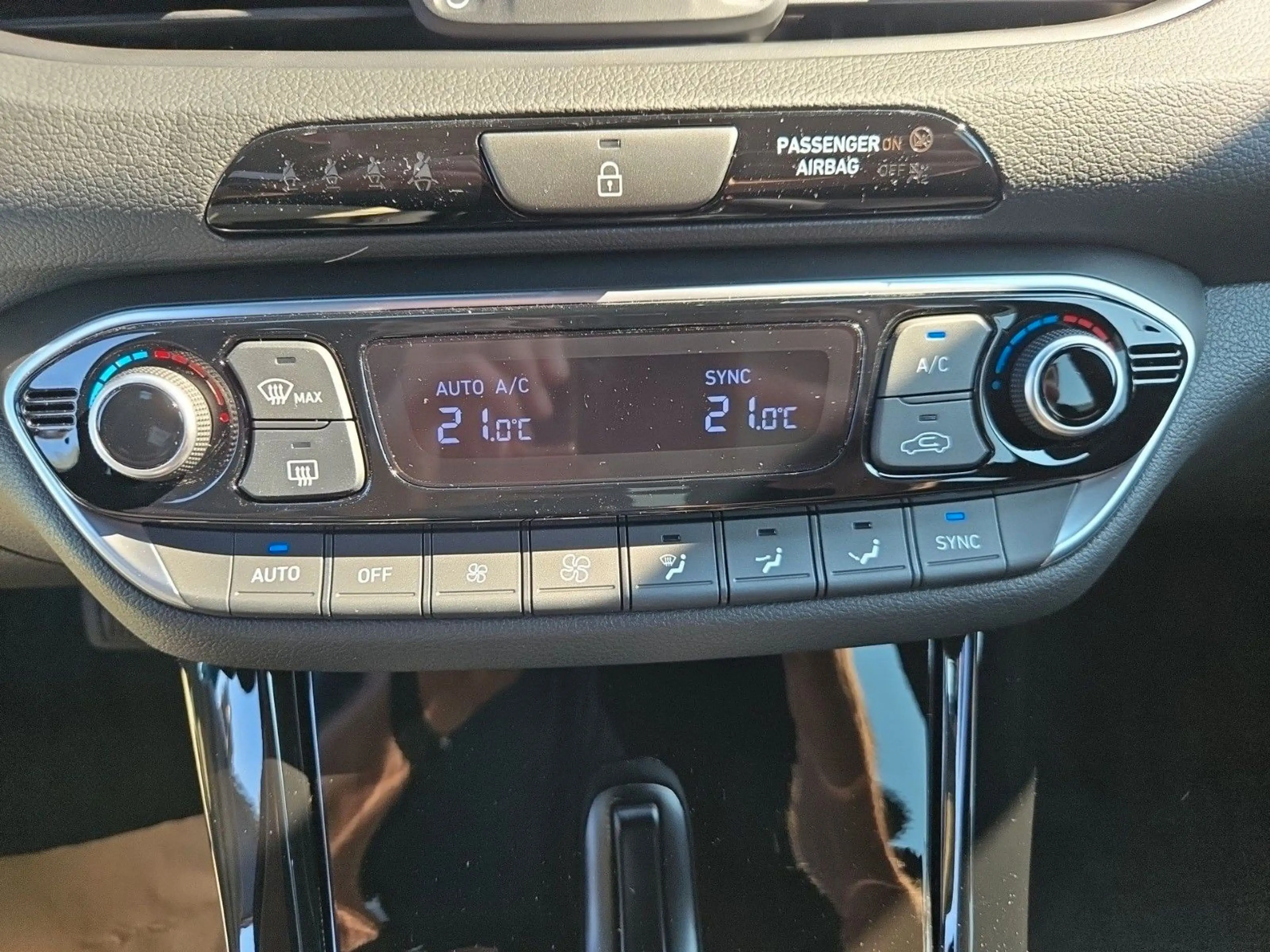 Hyundai i30 Advantage Mild-Hybrid 140PS Automatik *NAVI* — photo 14
