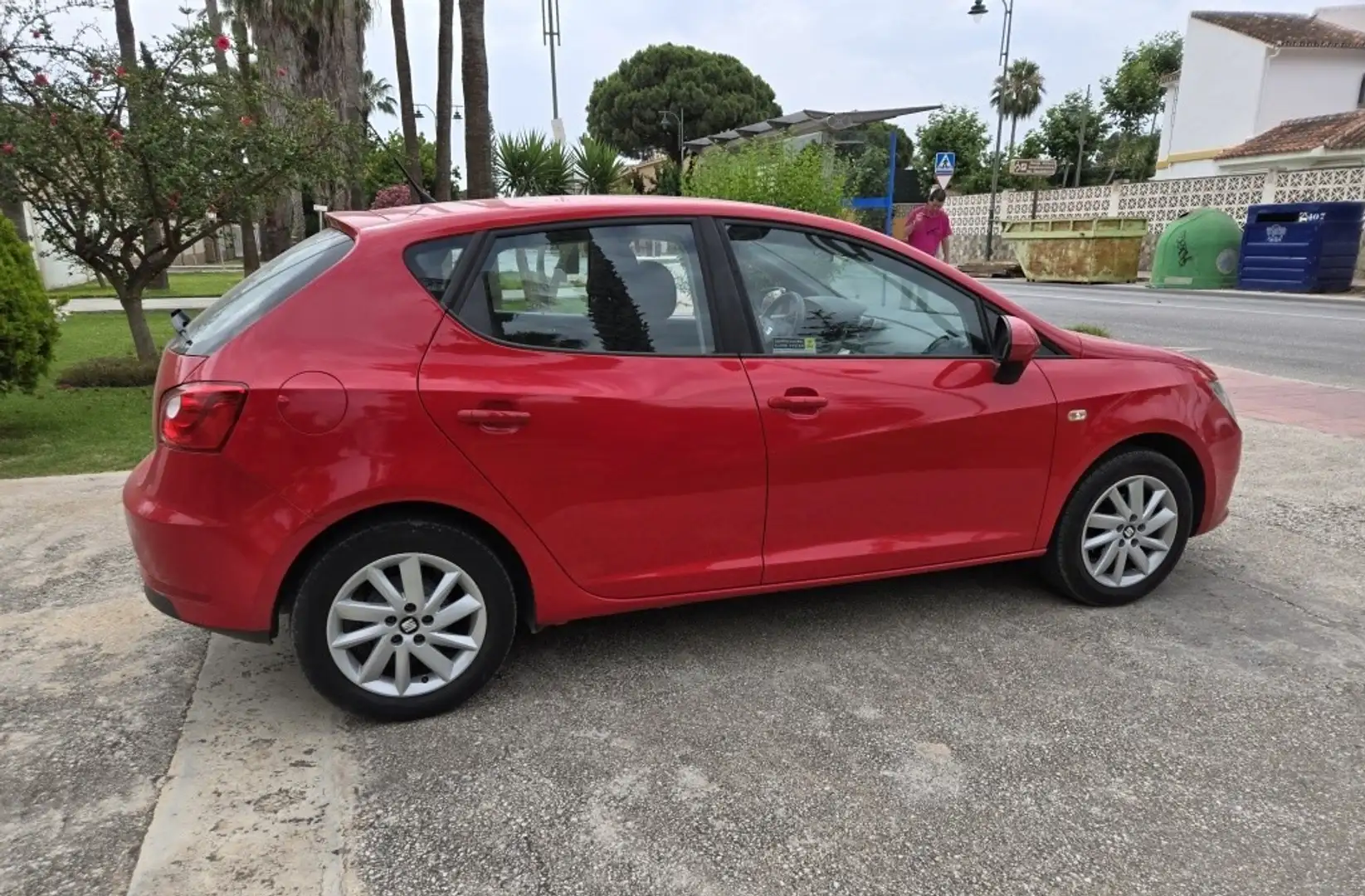 SEAT Ibiza 1.0 Reference 75 Rojo - 2