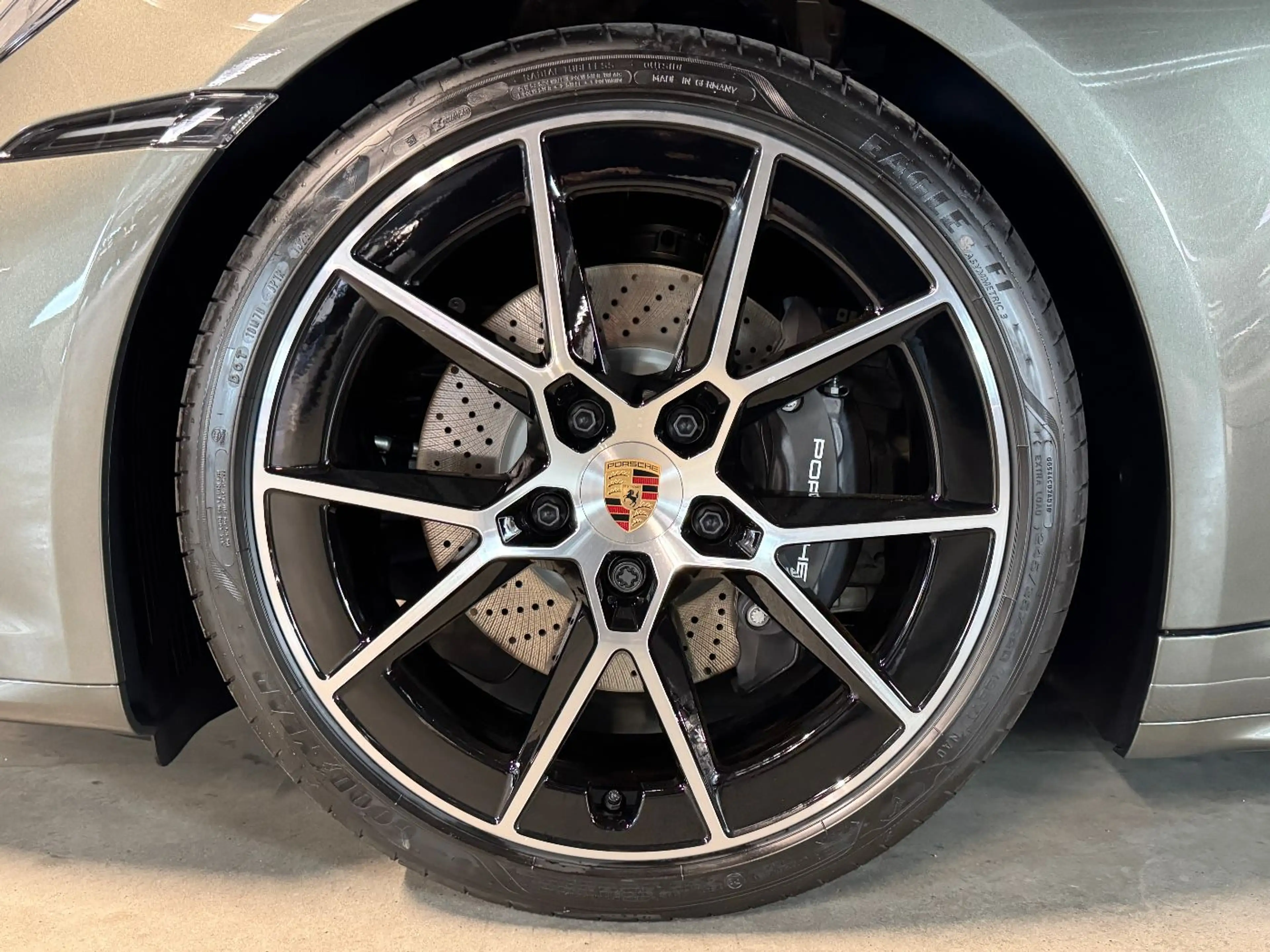 Porsche 992 (911) Carrera T | SportDesign Paket | BOSE | — photo 9