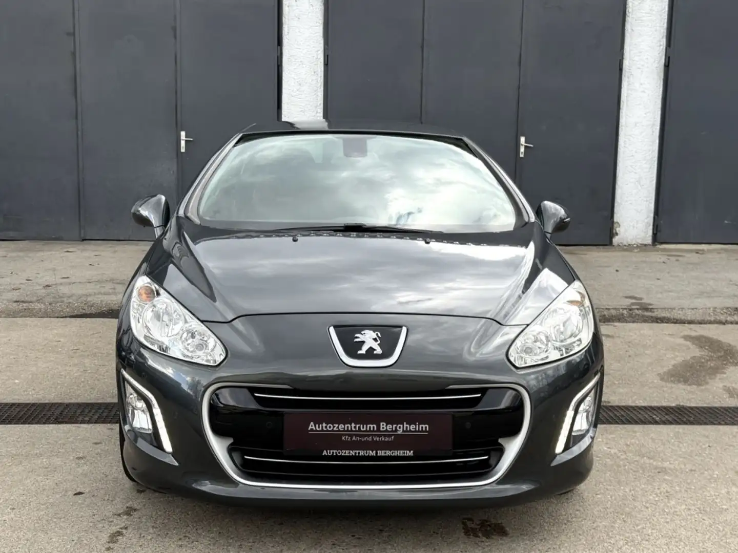 Peugeot 308 CC Allure 1,6 16V THP Grau - 2