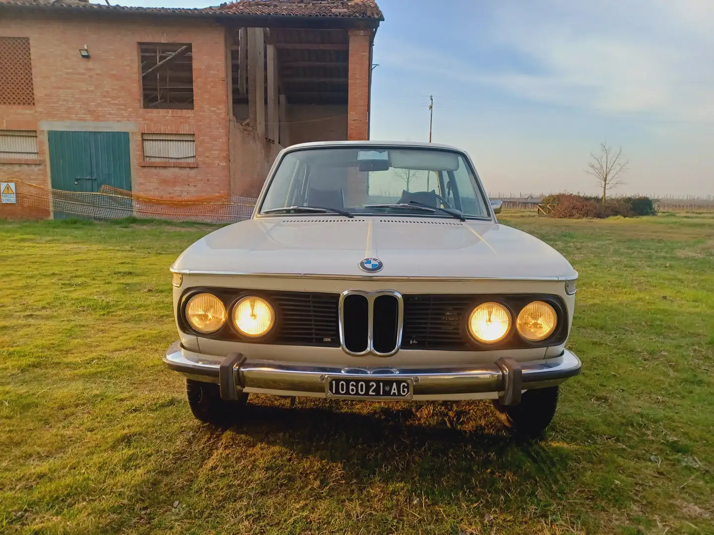 BMW 2002 2000 Alb - 1