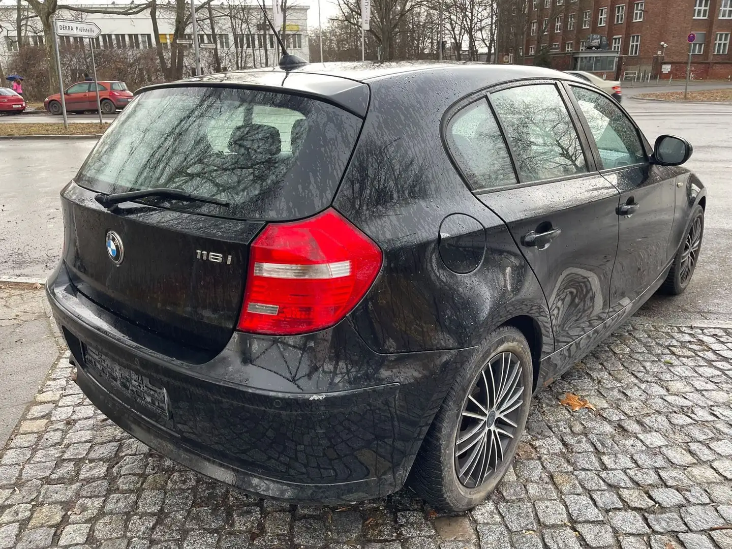 BMW 116 1 Limousine 116i Schwarz - 2