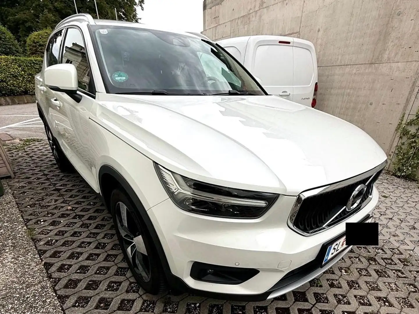 Volvo XC40 XC40 D4 Momentum Pro AWD Geartronic Momentum Pro Weiß - 1