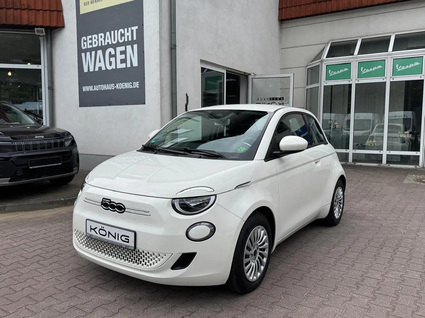 Fiat 500e MY23 118PS 42kWh KLIMA*CARPLAY*TEMPOMAT*DAB Weiß - 1