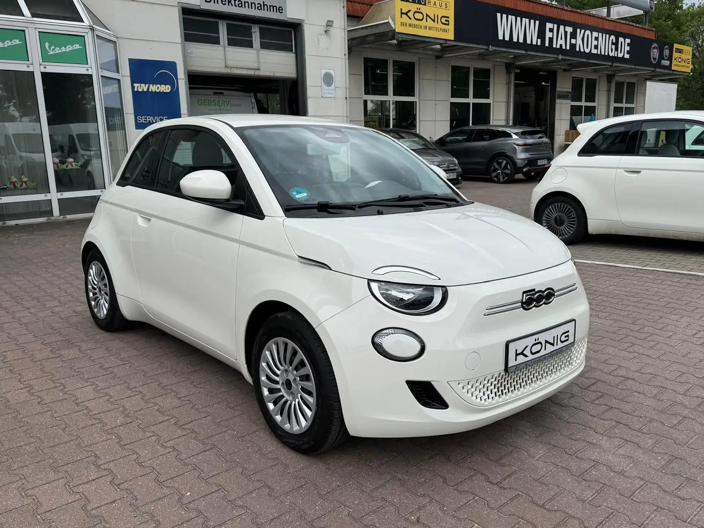 Fiat 500e MY23 118PS 42kWh KLIMA*CARPLAY*TEMPOMAT*DAB Weiß - 2