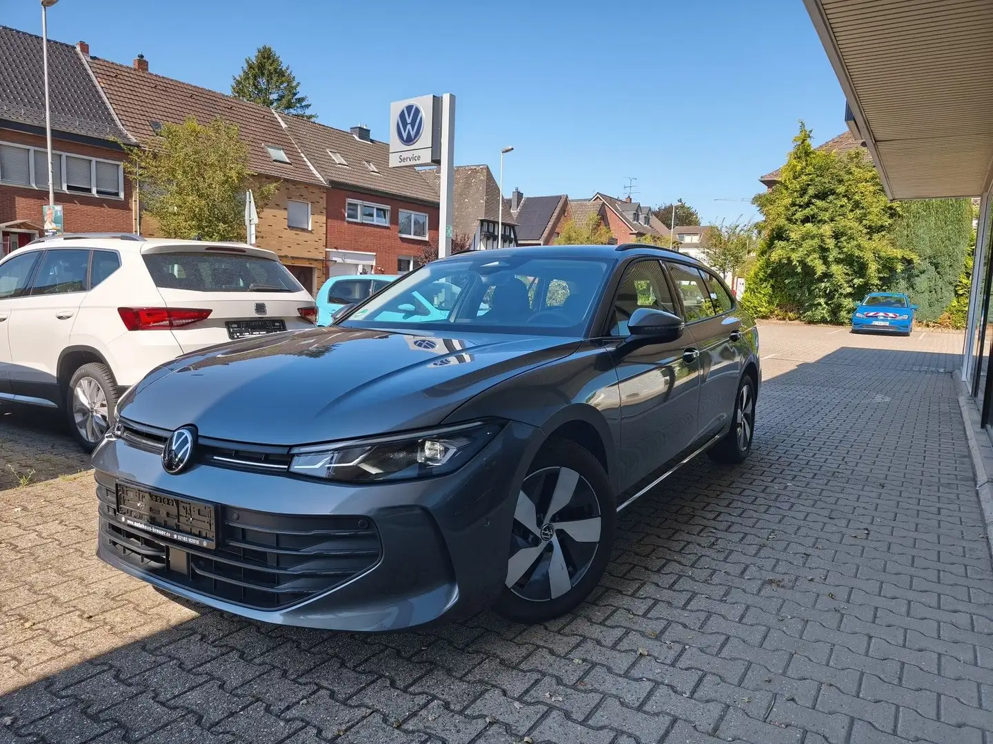 Volkswagen Passat Variant 1.5 eTSI 110 kW Navi,AHK,KAM,ACC Gris - 1