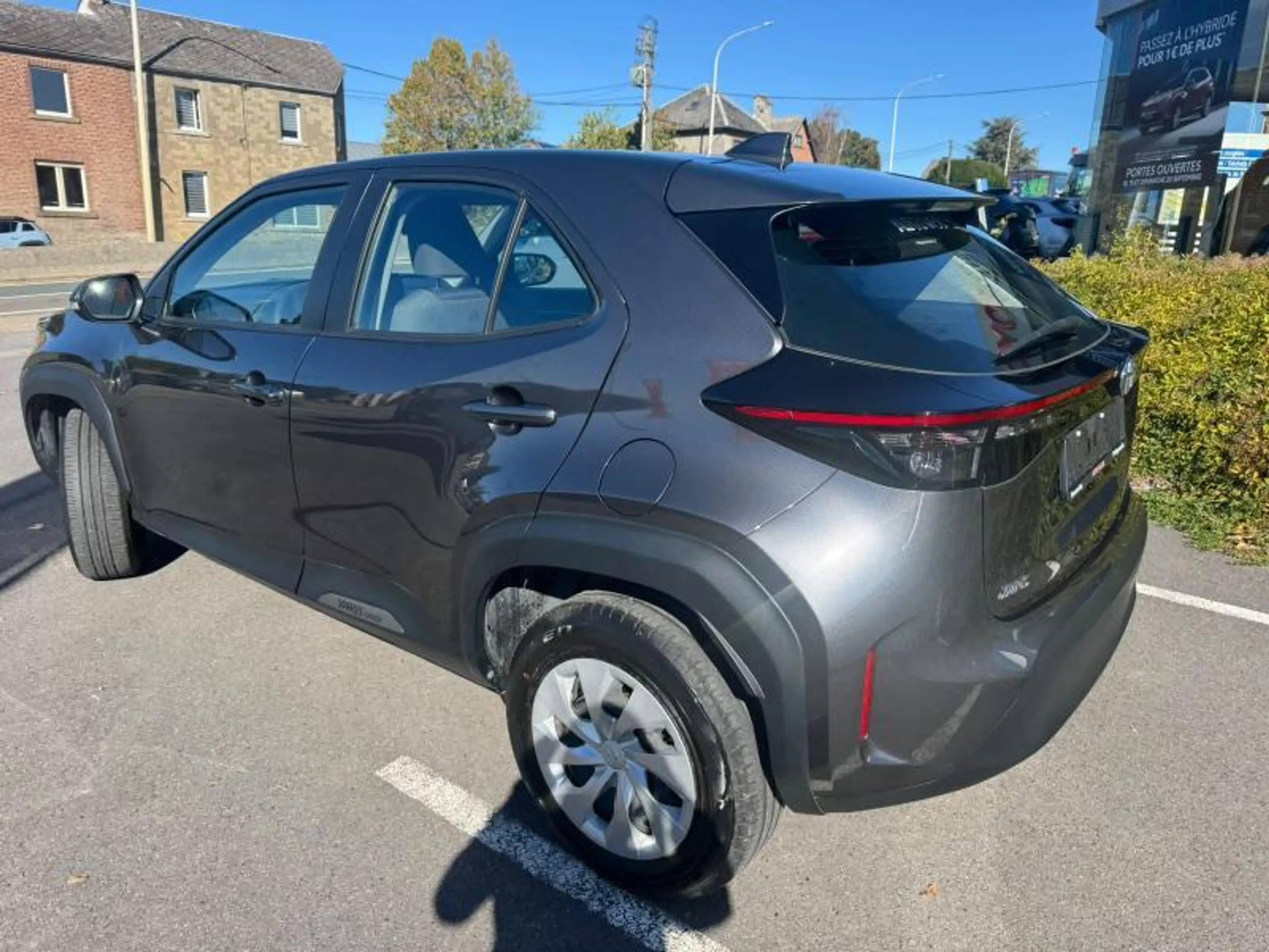 Toyota Yaris Cross 1.5  HEV 2WD CVT Dynamic — photo 2