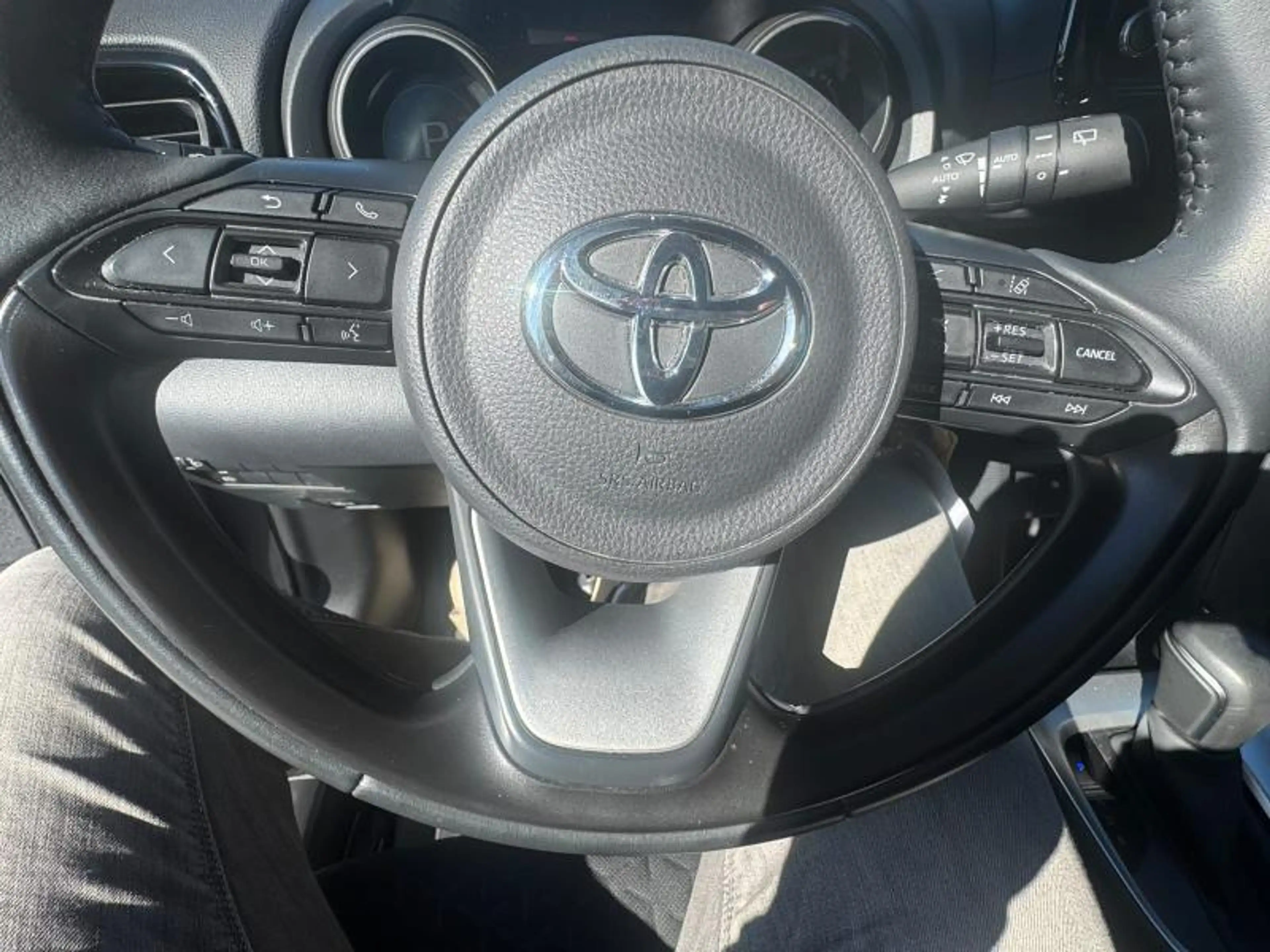 Toyota Yaris Cross 1.5  HEV 2WD CVT Dynamic — photo 12