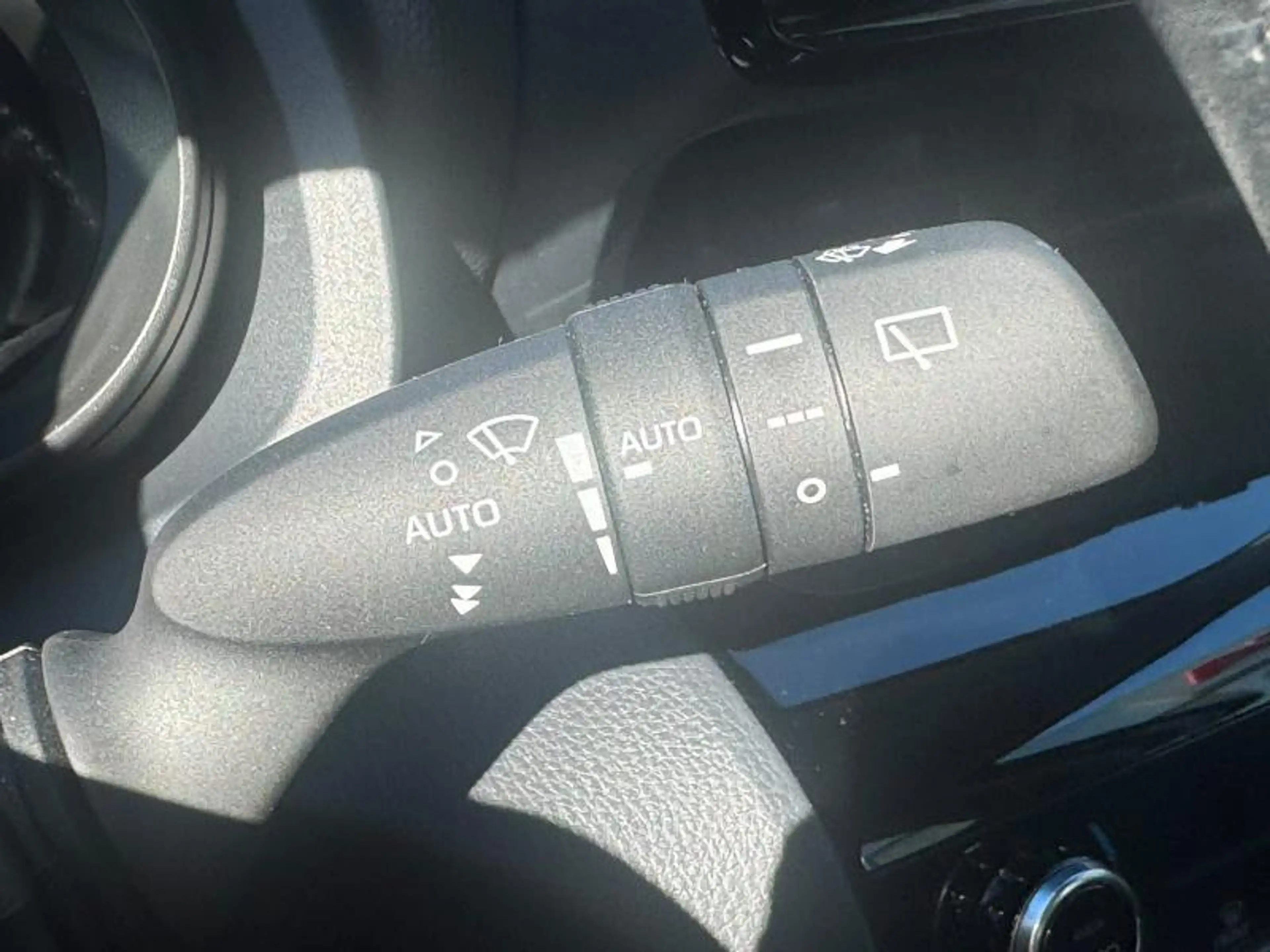 Toyota Yaris Cross 1.5  HEV 2WD CVT Dynamic — photo 10