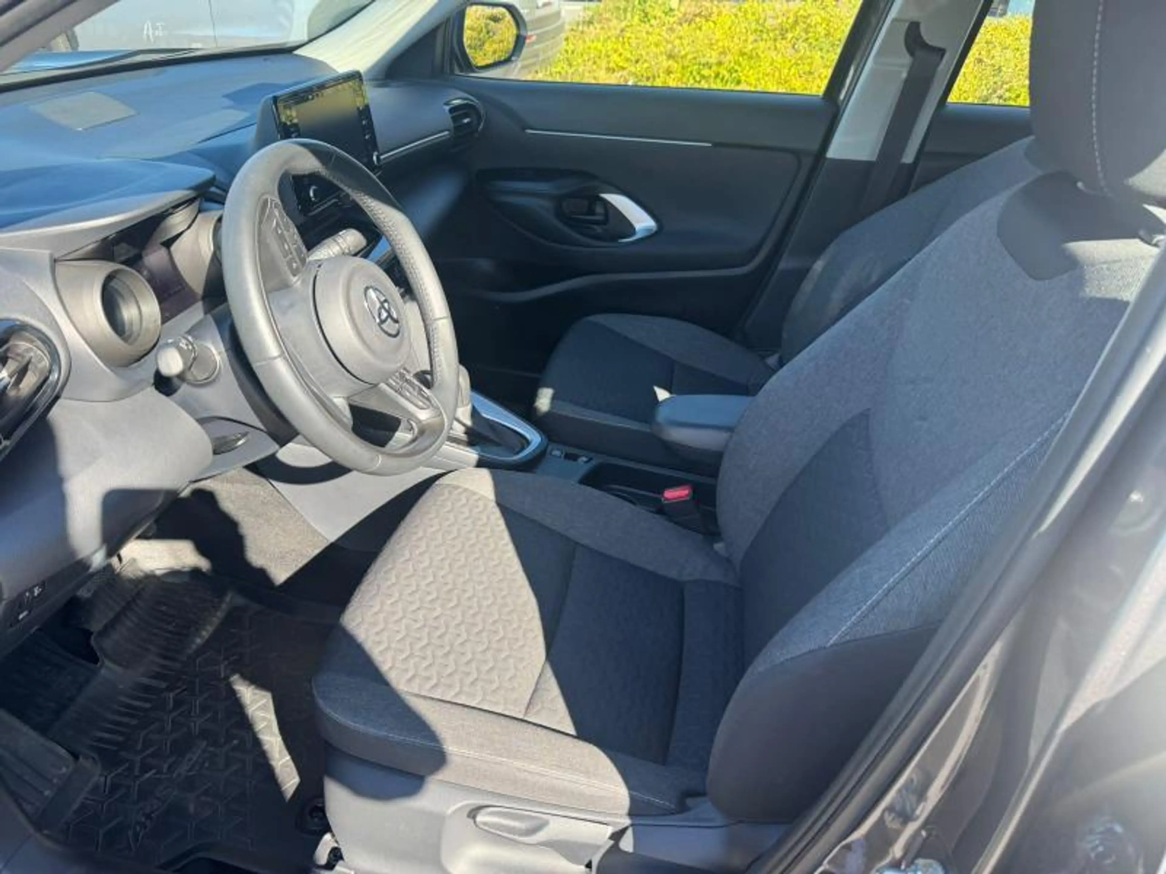 Toyota Yaris Cross 1.5  HEV 2WD CVT Dynamic — photo 5