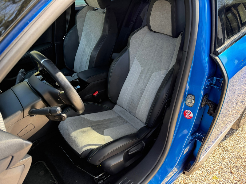 Peugeot e-2008 EV GT Pack 50 kWh 3-Fase|SoH 88.7%|Keyless|navi|18 — photo 12